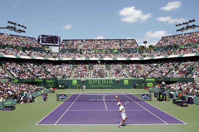 V finalu turnirja v Miamiju je vodilni z lestvice ATP Novak Đoković sinoči ugnal četrtega Andyja Murrayja.