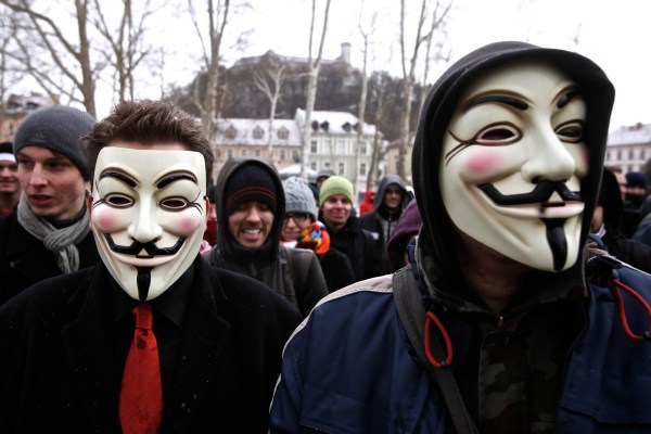 Anonimni so Američane pozvali, naj na proteste proti Cispi prinesejo tudi svoje Guy Fawkes maske. (Fotografija je s protestov...