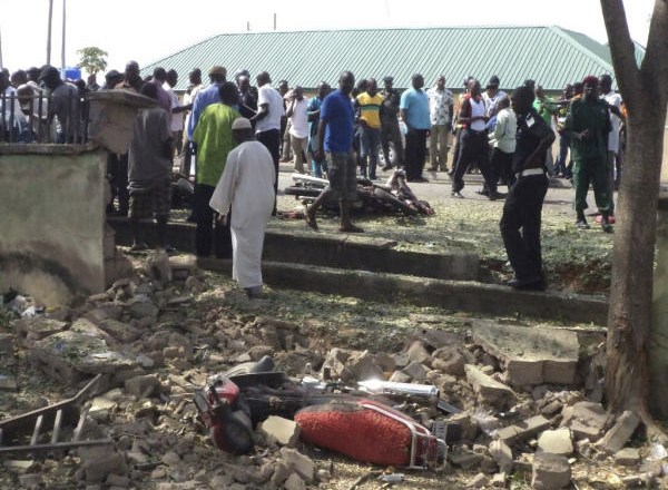 Samomorilski napad v Nigeriji: Ubitih enajst ljudi, ranjenih dvajset