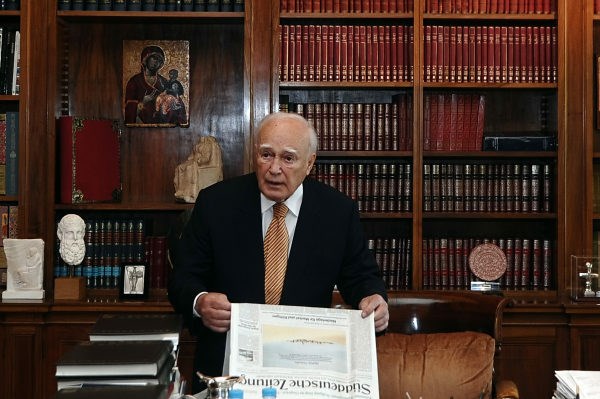 Grški predsednik Karolos Papuljas