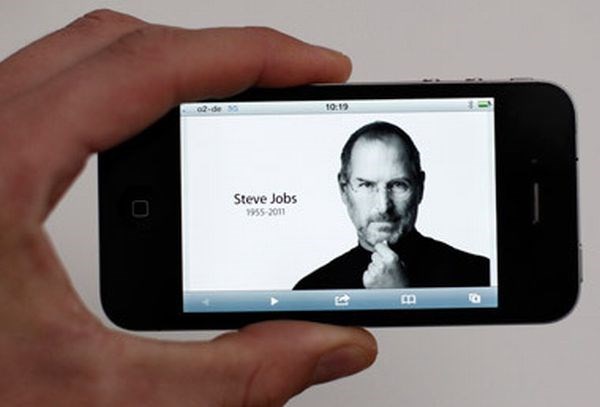 iPhone 5 bo prvi iPhone, ki bo razvit in stopil v prodajo po smrti Steva Jobsa.