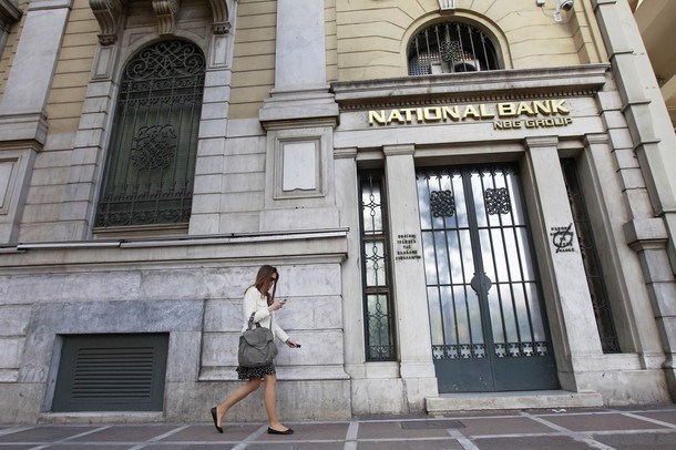 Iz grških bank v enem dnevu dvignjenih okoli 700 milijonov evrov
