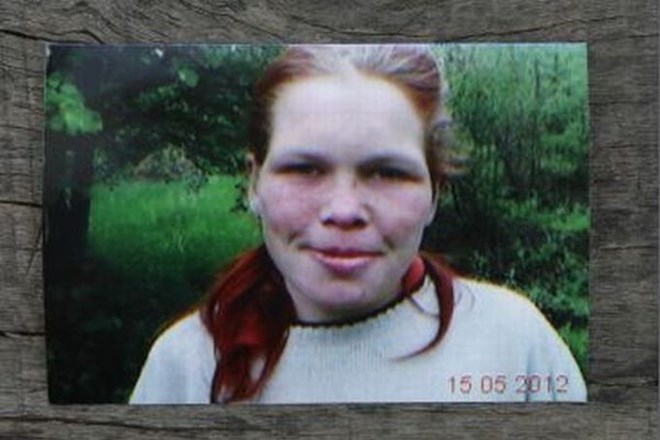 Bettina je danes stara 19 let, v Bosni pa je z mamo živela od leta 2003.