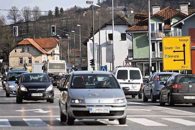 Vozniki, ki vsak dan uporabljajo glavno prometnico proti Kočevju, predvsem pa občani Škofljice, so zaradi neznosne prometne...