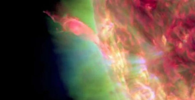 Sonce je ponovno izločilo magnetski mehur plazme, ki je proti Zemlji krenil s hitrostjo 1360 kilometrov na sekundo.
