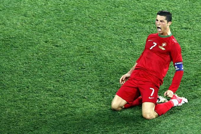Cristiano Ronaldo je po slabših predstavah proti Nemčiji in Danski včeraj le navdušil svoje navijače.