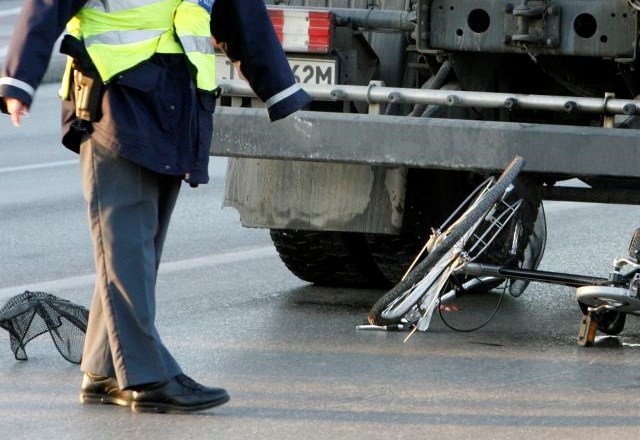 V prometni nesreči pri Bledu umrl kolesar
