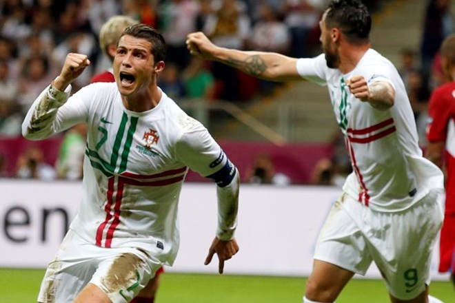 Cristiano Ronaldo je na evropskem nogometnem prvenstvu izjemno razpoložen, saj je zabil že tri gole, s sinočnjim pa je...