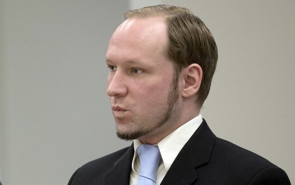 Obramba za Breivika zahteva zaporno kazen