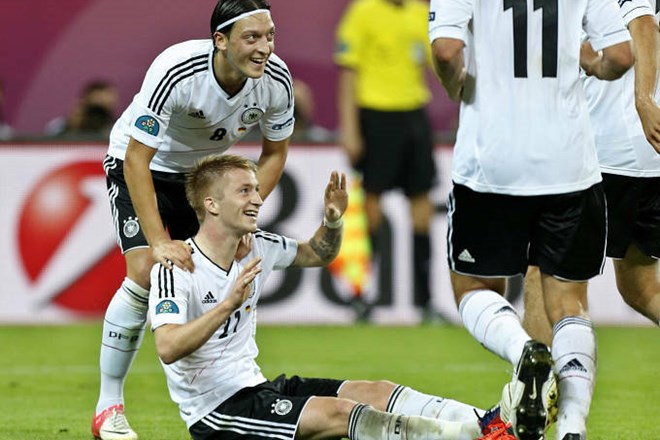 Nemci so Grkom nasuli štiri gole in so se zasluženo uvrstili v polfinale.
