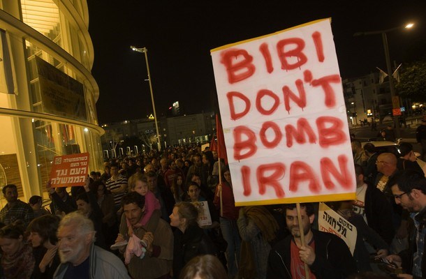 Takole so Izraelci v Tel Avivu protestirali 24. marca letos.