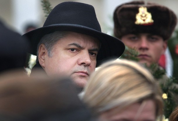 Bivši romunski premier Nastase po poskusu samomora vendarle v zapor