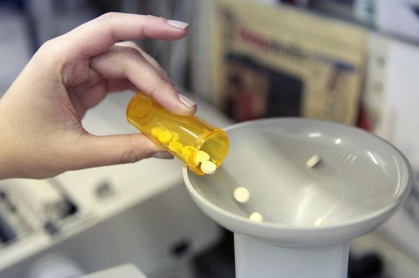 Smrti zaradi nedovoljenega uživanja zdravil na recept so v ZDA številnejše kot smrti zaradi heroina in kokaina skupaj.