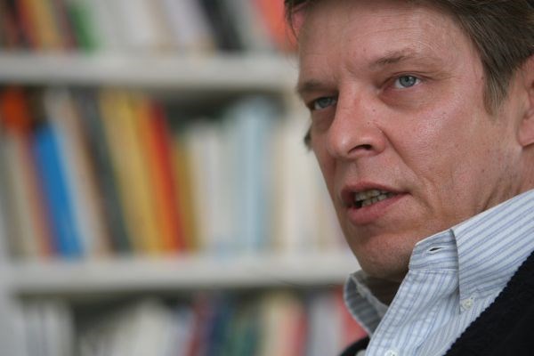 Dr. Igor Pribac, filozof in sociolog, docent za socialno filozofijo na Filozofski fakulteti v Ljubljani.