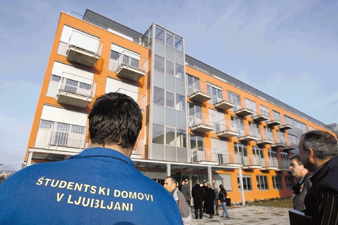 Obvestilo o reorganizaciji je vodilne v Študentskih domovih v Ljubljani presenetilo predvsem zato, ker menijo, da je...