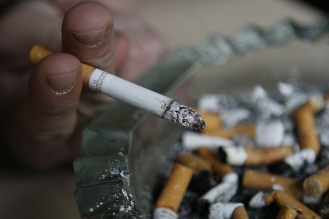 Denarnice kadilcev bodo spet tanjše: Od danes dalje dražje cigarete