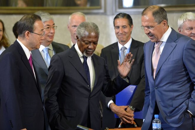 Sergey Lavrov, desno, Kofi Annan, na sredini in Ban Ki Moon.
