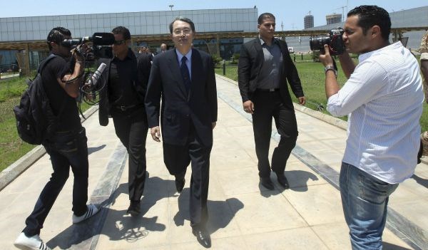 Po poročanju ameriške tiskovne agencije AP so jih izpustili, potem ko se je predsednik sodišča Sang Hyun Song med današnjim...