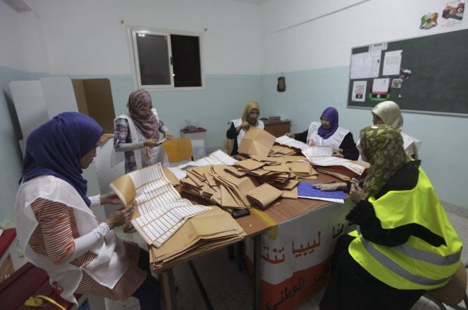 V Libiji je po sobotnem zaprtju volišč na prvih volitvah po lanski vstaji in strmoglavljenju dolgoletnega diktatorja Moamerja...
