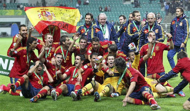 Mladi španski nogometaši so drugič zapored postali evropski prvaki v kategoriji do 19 let.