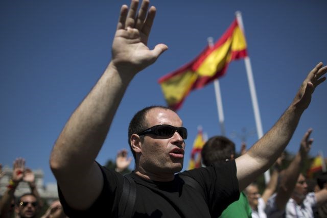 Španija uradni dogovor o pomoči bankam pričakuje v petek; Madrid preplavili protestniki