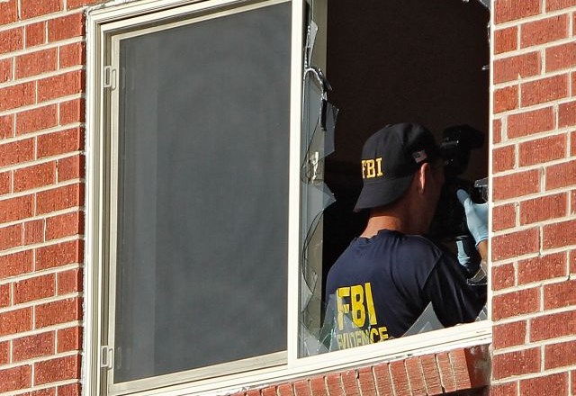 FBI onesposobil mine v stanovanju morilca iz Aurore