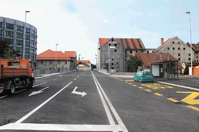 Na Upravni enoti Ljubljana so prekrižali načrte mestni občini, ki je nameravala  nov most za promet odpreti v naslednjih...