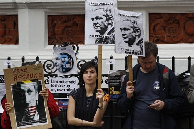 Ekvador: Preverjamo, ali v ZDA res ne obstaja sodišče, kjer bi Assanga obsodili na smrt