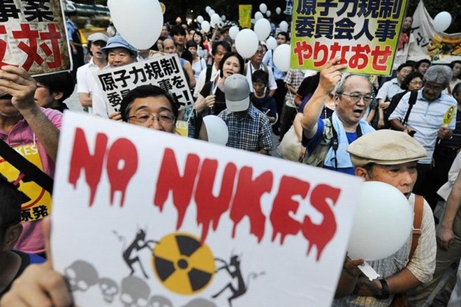 Nedavni protesti pred japonskim parlamentom: ''Brez jedrskih elektrarn!''