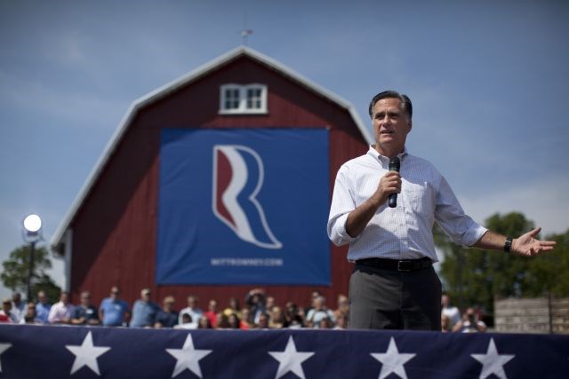 Delegati konvencije za Romneyja že v ponedeljek