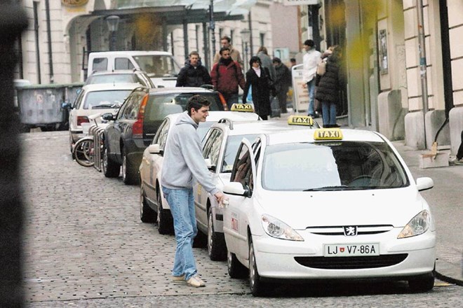 Če se bodo taksisti štirih večjih taksi služb strinjali z idejo, da bi taksi prevoze opravljali pod okriljem javnega podjetja...