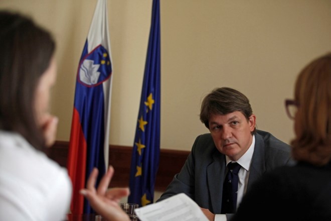 Minister za finance Janez Šušteršič med intervjujem s Katjo Svenšek in Vesno Vuković.