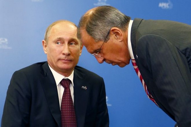 Vladimir Putin in vodja ruske diplomacije Sergej Lavrov.