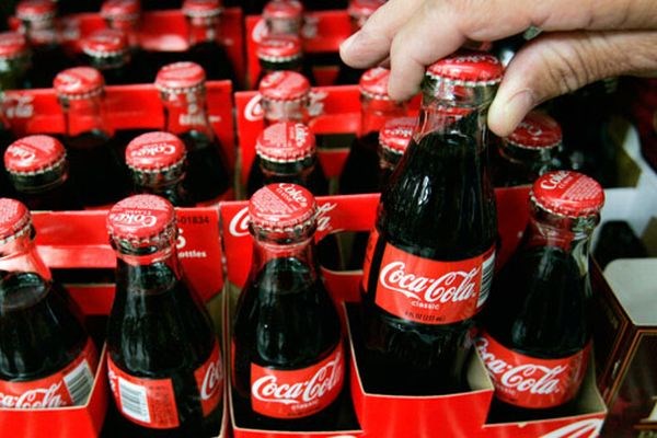 Coca-Cola želi po 60 letih odsotnosti ponovno na police v Mjanmaru