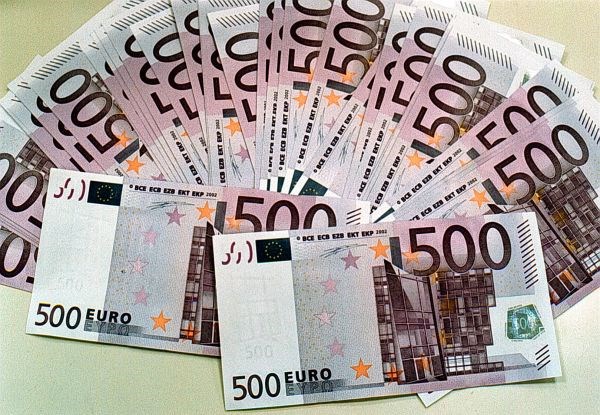 Banke ob polletju z več kot  420 milijoni evrov oslabitev