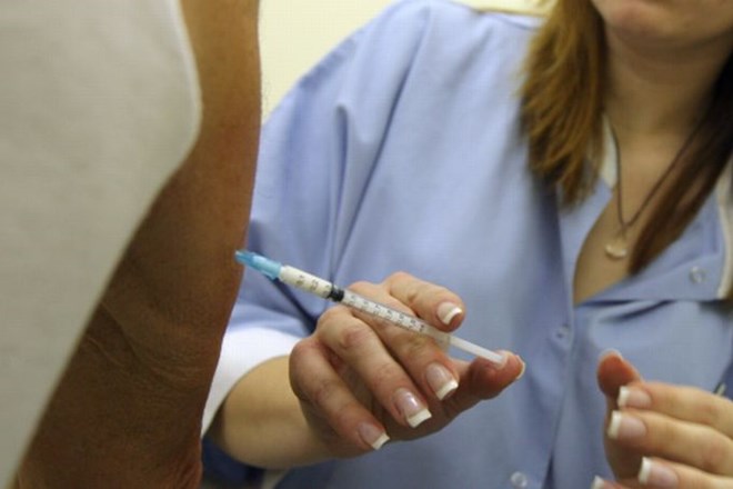 Zavrnjena zahteva po razveljavitvi naročila za štirivalentno cepivo proti HPV