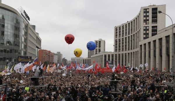 Po navedbah policije se je zbralo 14.000, po navedbah opozicijskega voditelja Sergeja Udalcova pa 150.000 protestnikov.