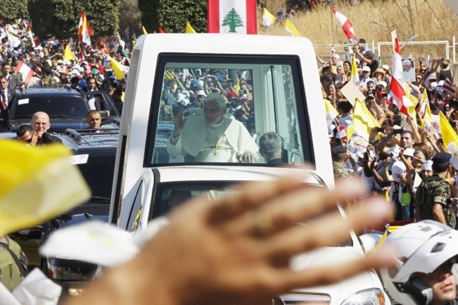 Papež v Bejrutu: Človeštvo se mora odreči maščevanju in namesto tega oproščati napake drugim