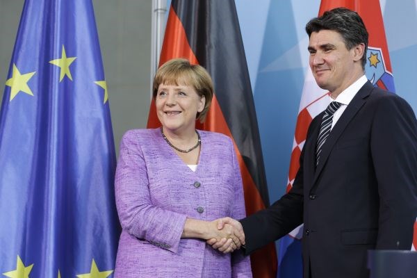 Nemška kanclerka Angela Merkel in hrvaški premier Zoran Milanović.