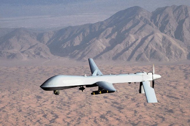 Ameriško brezpilotno letalo (dron) predator – podobnega bi radi imeli tudi v nemški armadi.