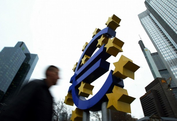 ECB: Obseg posojil zasebnemu sektorju avgusta še nižje