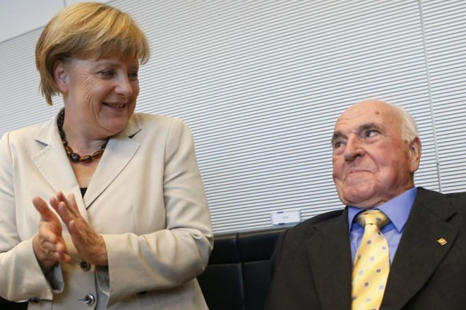 Nemška kanclerka Angela Merkel in nekdanji nemški kancler Helmut Kohl.