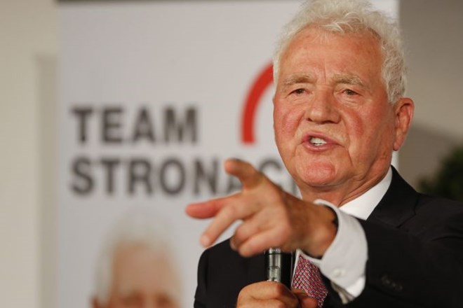 Frank Stronach, 80-letni milijonar, je danes na Dunaju sporočil, da ustanavlja politično stranko, ki bo sodelovala na...