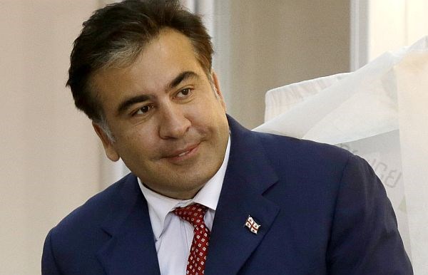 Stranka predsednika Mihaila Sakašvilija se na volitvah spopada z vse močnejšo opozicijo.
