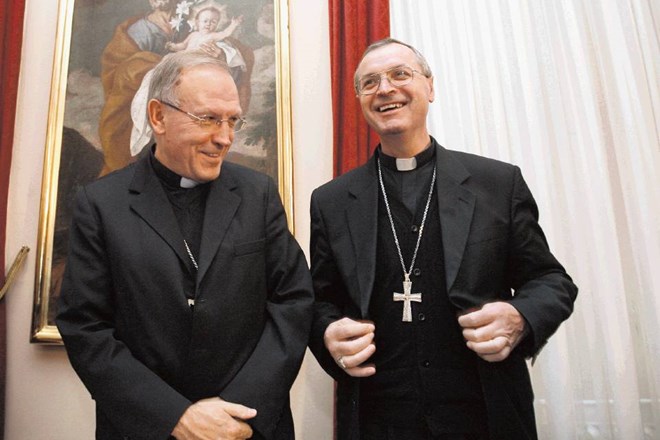 Javni odziv nadškofov Stresa in Turnška na Dnevnikovo pisanje je tudi prvi javni obračun ali  javno razčiščevanje s pogledi...