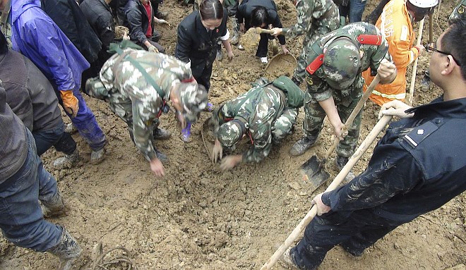 Pod zemeljskim plazom na Kitajskem umrlo vseh 18 učencev