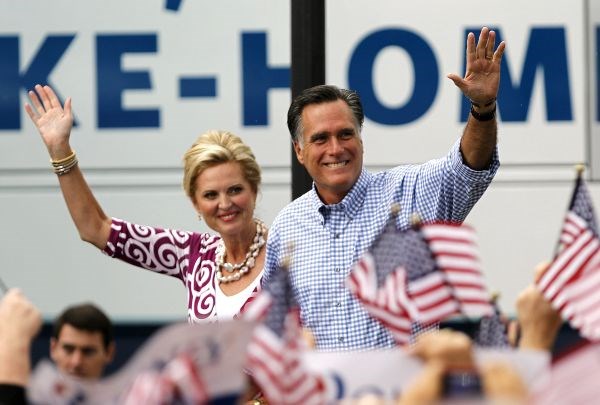 Mitt Romney je po zadnji Gallupovi anketi dohite trenutnega predsednika ZDA Baracka Obamo.