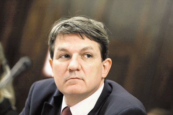 Finančni  minister Janez Šušteršič je še marca letos slovenski javnosti  zagotavljal, da spremembe zakona o upravljanju...
