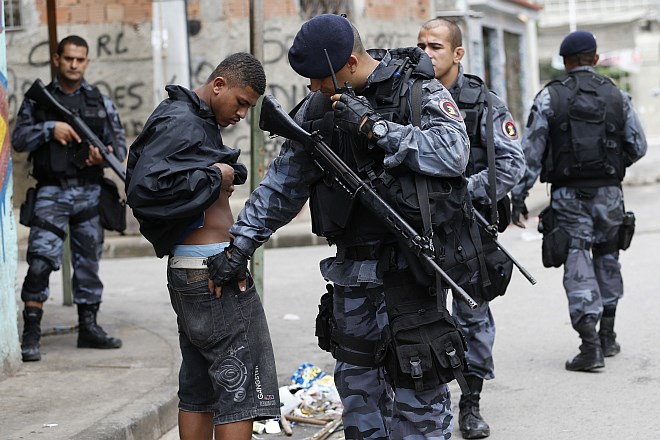 Brazilska policija prevzela nadzor nad dvema favelama v Riu