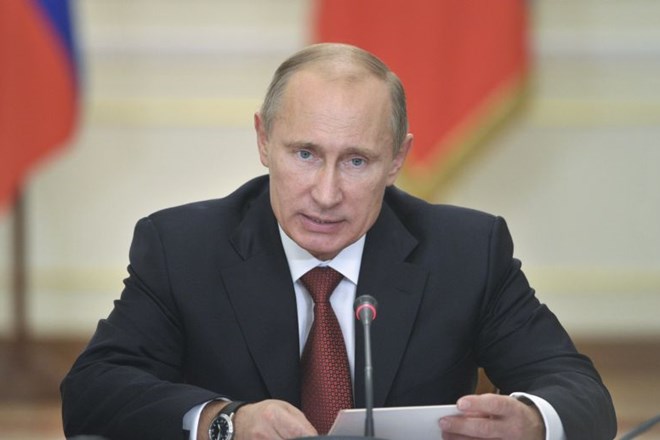 Putin: nihče se nima pravice vtikati v zadeve, kako in s kom Rusija posluje